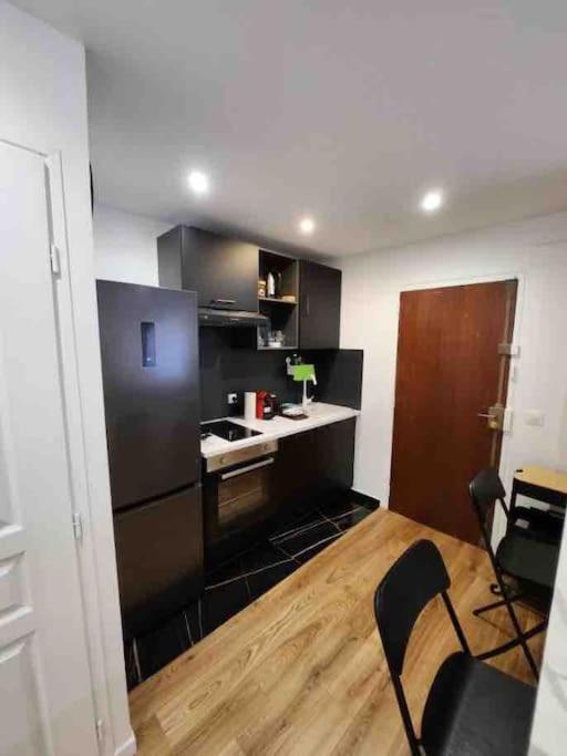 Appartement Superbe A 8 Minutes De La Nation. Parijs